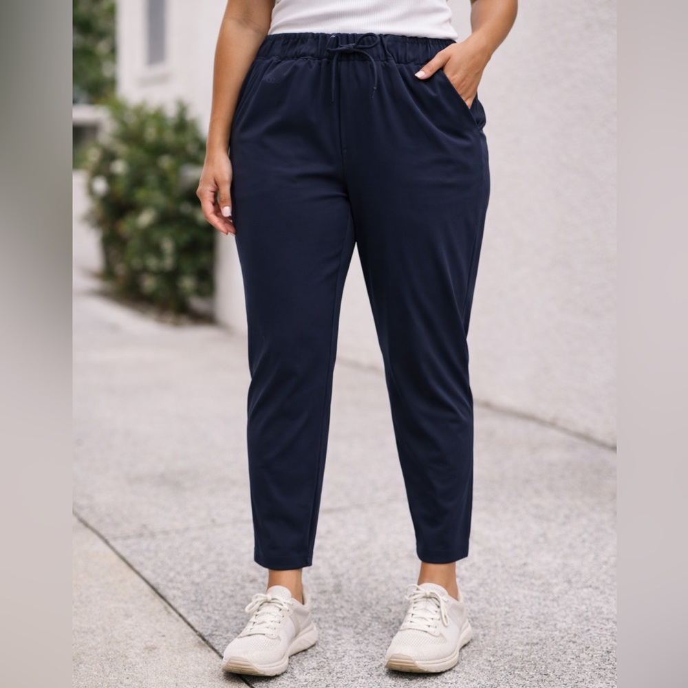 Lululemon Keep Moving Pant – True Navy – Women’s Size 12